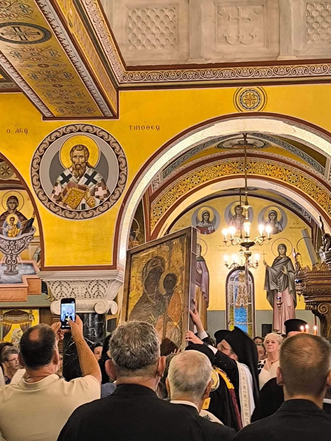 Τα «βγάσματα» της ιεράς εικόνος της Υ. Θ. Φανερωμένης στη Ν. Μηχανιώνα