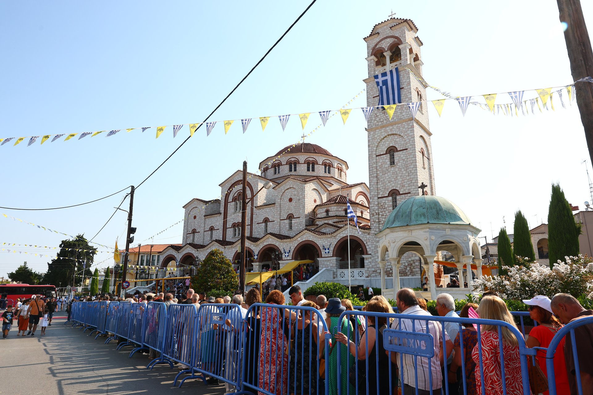 Πολυαρχιερατικό Συλλείτουργο στον πανηγυρίζοντα Ιερό Ναό της Παναγίας Φανερωμένης Νέας Μηχανιώνας