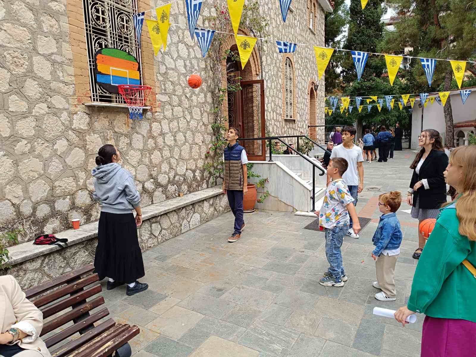 Αγιασμός Κατηχητικών Σχολείων Ενοριών Ιεράς Μητροπόλεως Καλαμαριάς