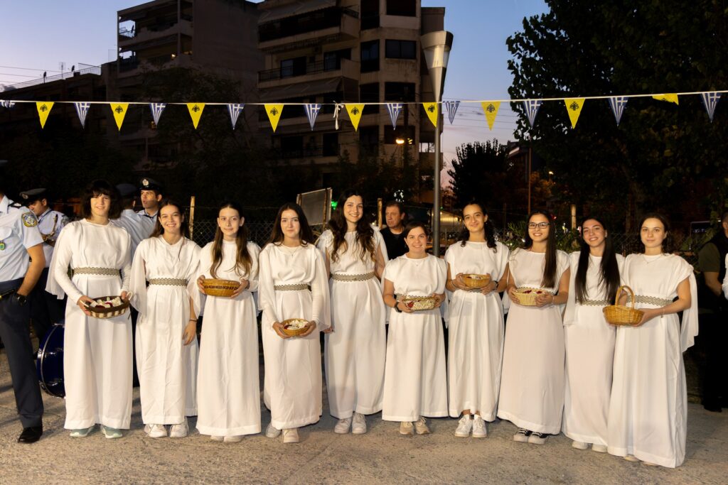 Πάνδημη υποδοχή της Τιμίας Κάρας του Αγίου Παντελεήμονος στην Καλαμαριά